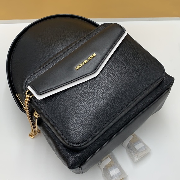 MICHAEL KORS BLACK COLOR 
Maisie Medium Pebbled Leather 2-in-1 Backpack - Picture 16 of 16